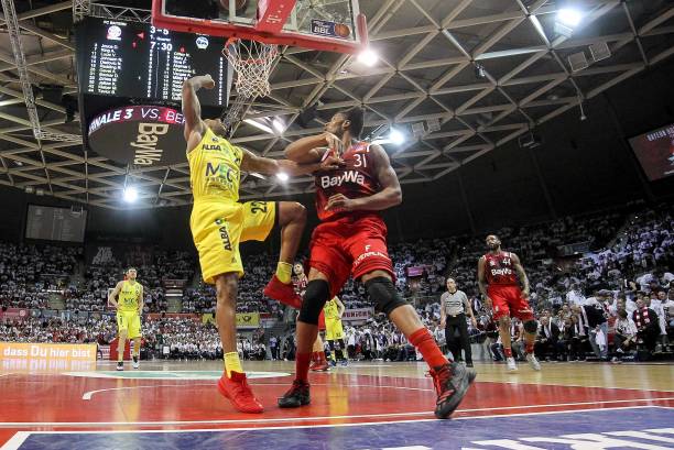 亚历山大 亚历山大