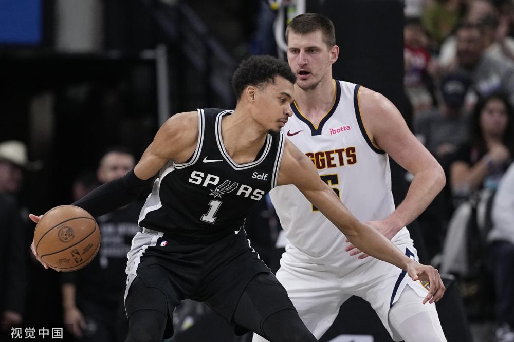 的舞台上 的舞台上